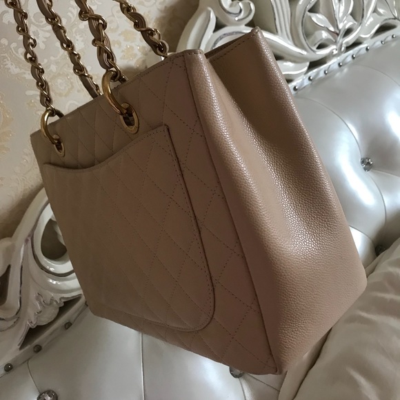 authentic Chanel bag! - Picture 4 of 8